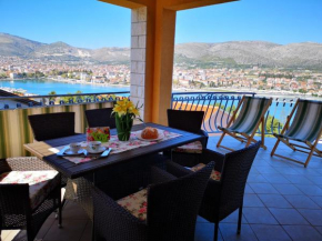 Отель Apartments Ivona 2  Трогир